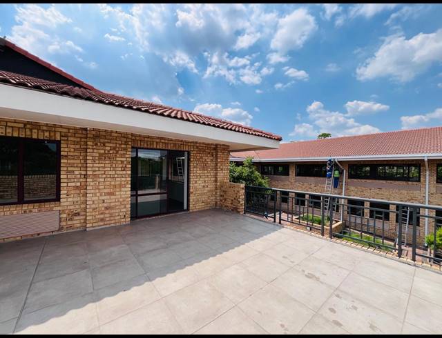 1,460M² OFFICE TO LET IN VORNA VALLEY